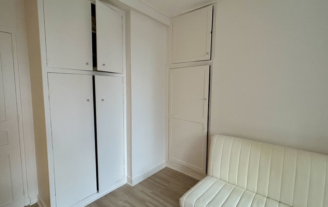 L'AGENCE 1675 : Appartement | PARIS (75016) | 19 m2 | 935 &euro; 