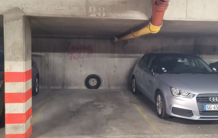 Parking   PARIS  11 m2 49 000 € 